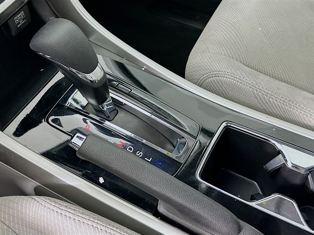 Thumbnail: 2016 Honda Accord - 16