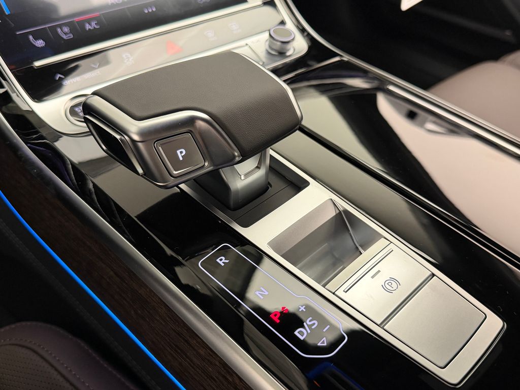 Thumbnail: 2027 Audi A8 - 25