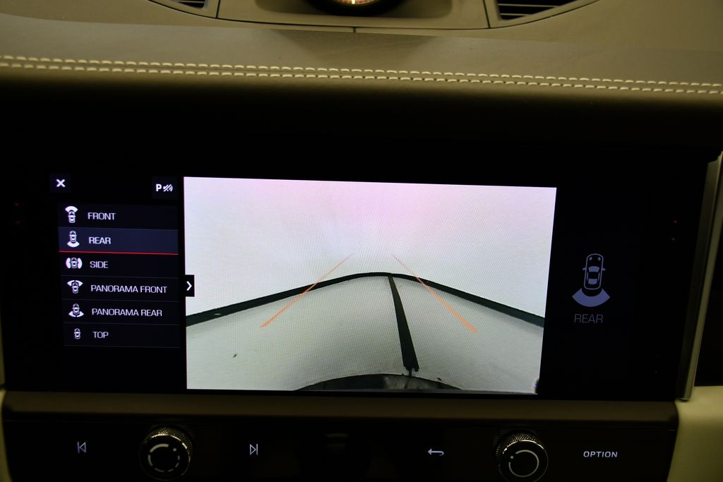 Thumbnail: 2023 Porsche Macan - 32