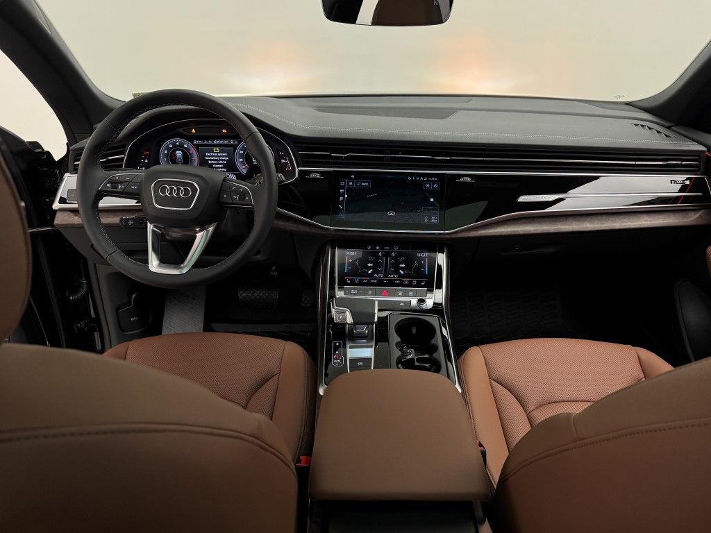 Thumbnail: 2025 Audi Q8 - 31