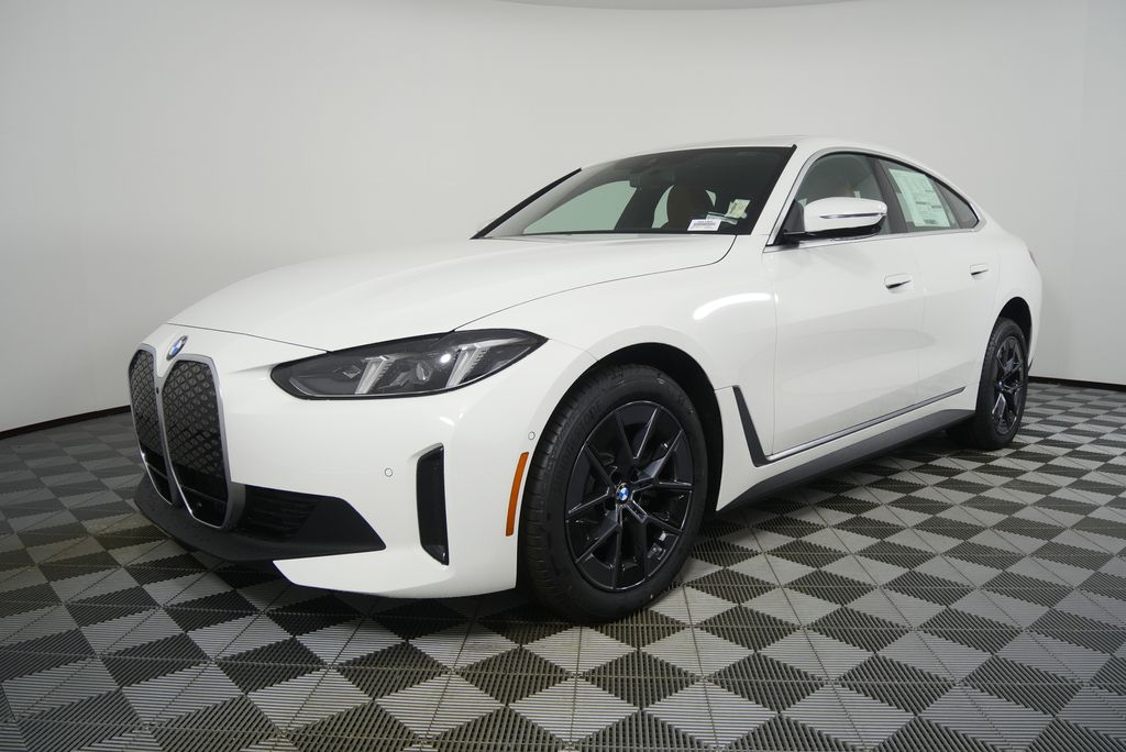 Thumbnail: 2026 BMW i4 - 7