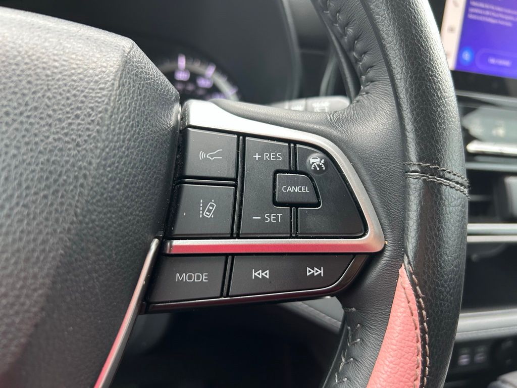 2023 Toyota Highlander LE 19