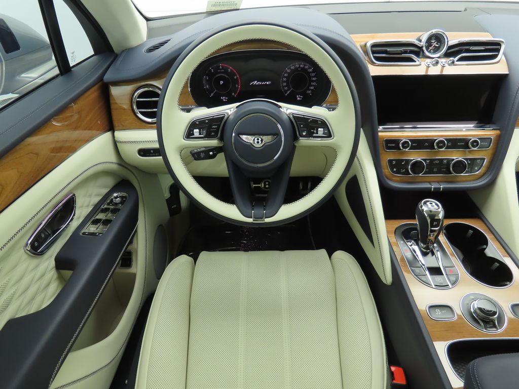 Thumbnail: 2025 Bentley Bentayga - 10