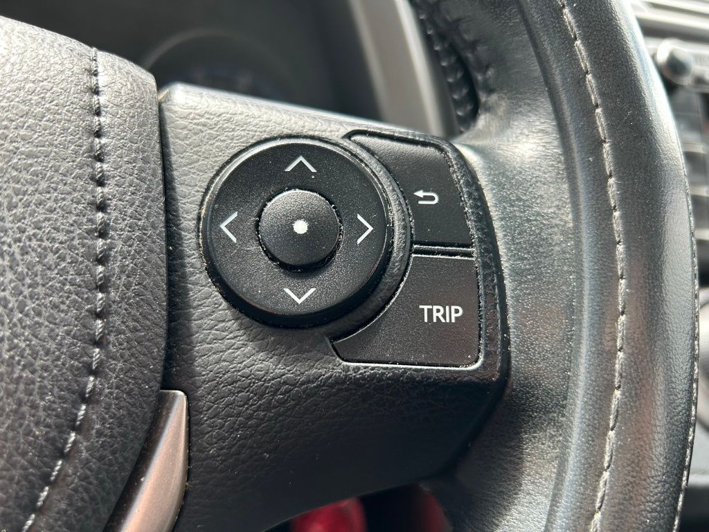 Thumbnail: 2018 Toyota RAV4 - 17