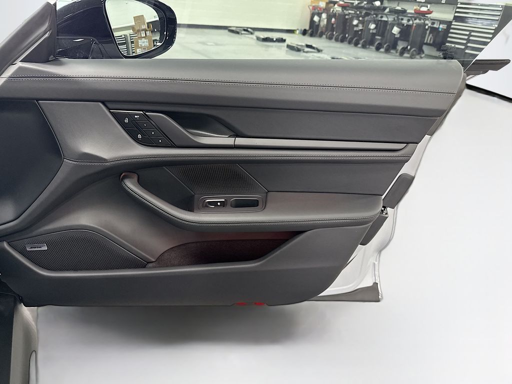 Thumbnail: 2026 Porsche Taycan - 25