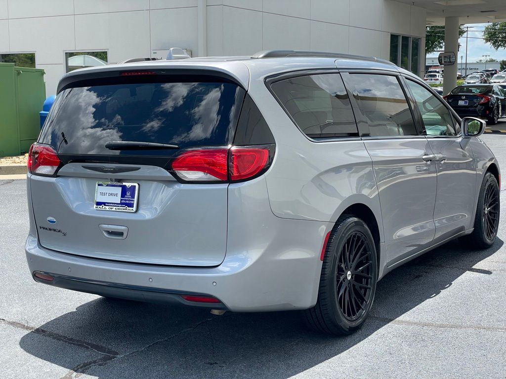 Thumbnail: 2018 Chrysler Pacifica - 6