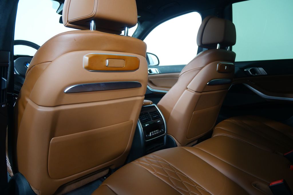 Thumbnail: 2025 BMW X7 - 20