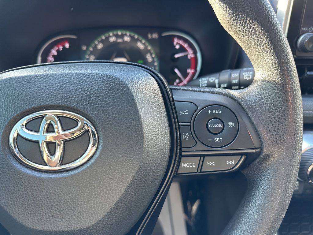 2023 Toyota RAV4 XLE 39