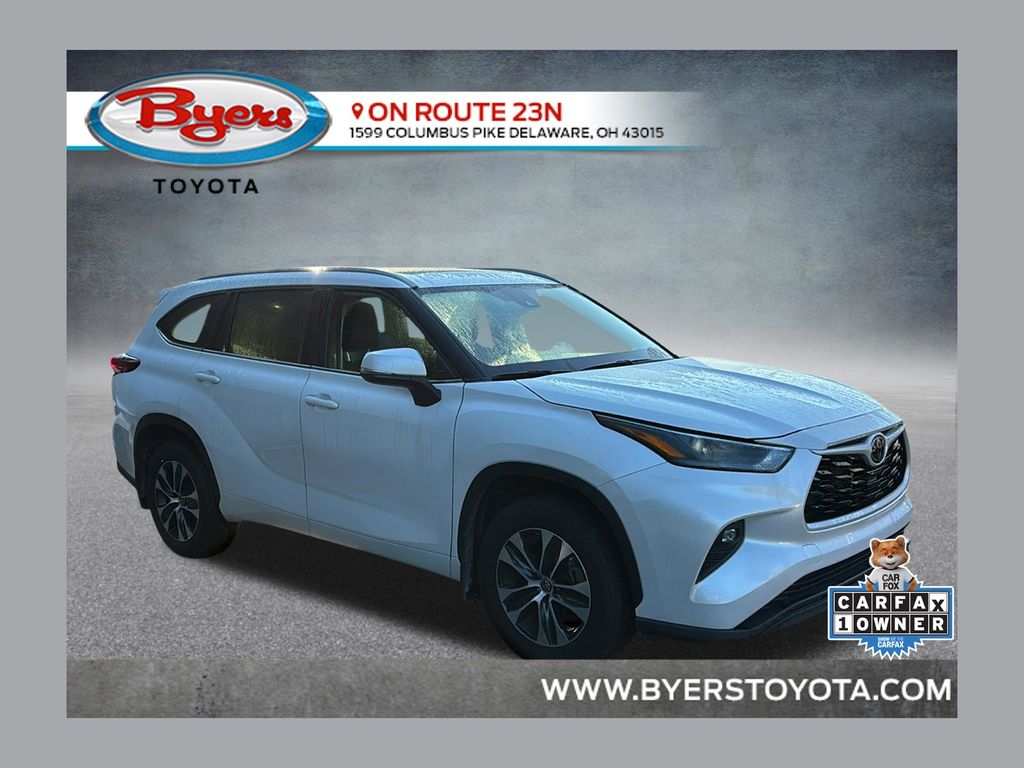 White (Wind Chill Pearl) 2025 Toyota Highlander SUV / Crossover All-Wheel Drive 8-Speed Automatic