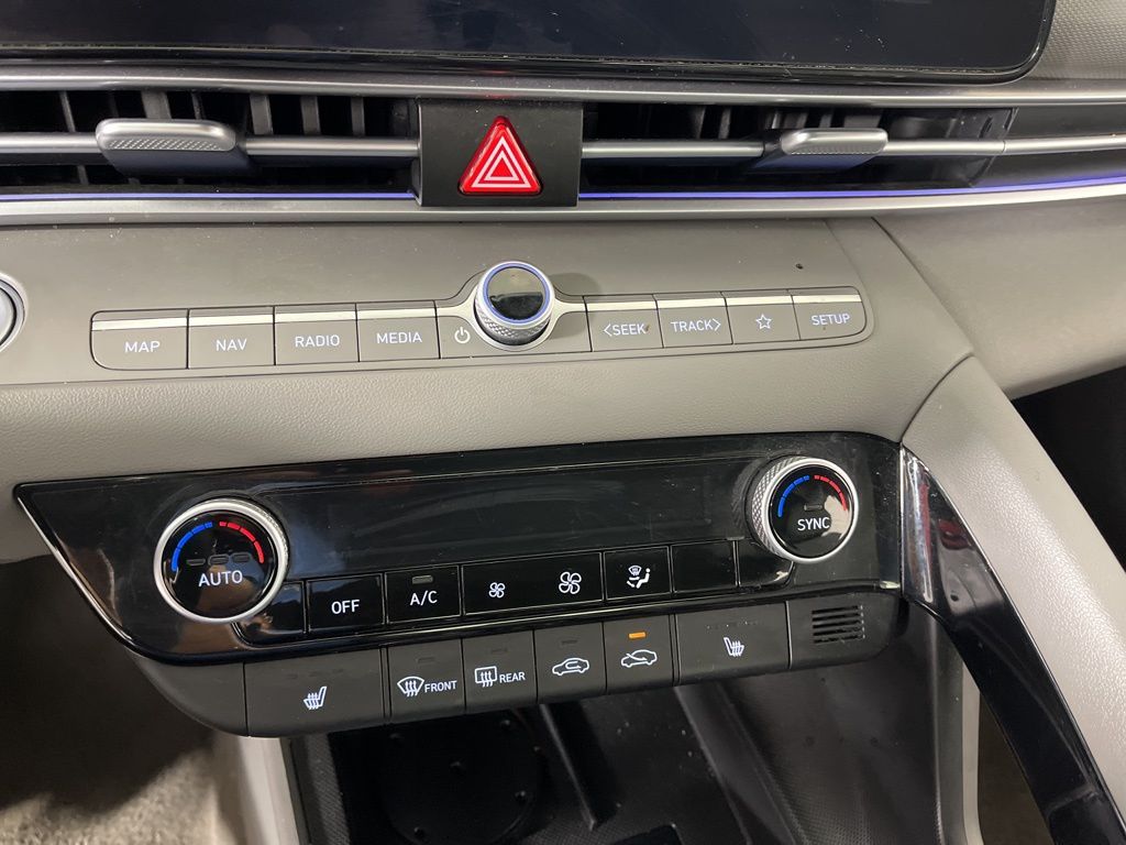 Thumbnail: 2025 Hyundai Elantra - 30