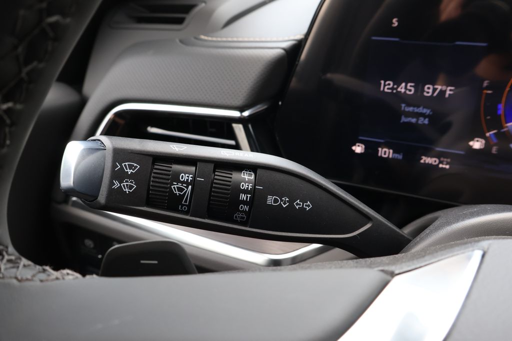 Thumbnail: 2025 Chevrolet Suburban - 25