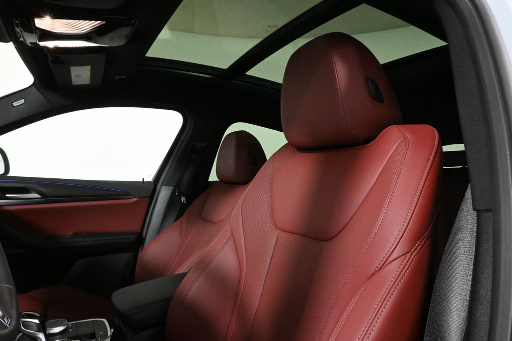 Thumbnail: 2024 BMW X4 - 4
