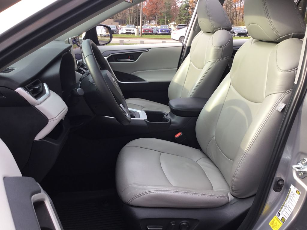 Thumbnail: 2023 Toyota RAV4 - 11