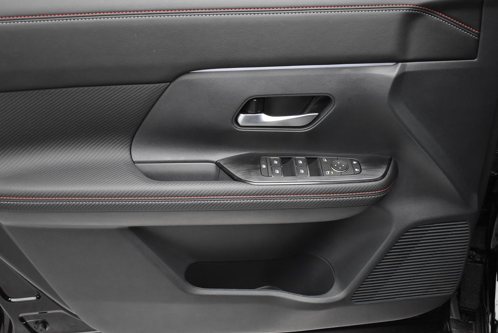 Thumbnail: 2026 Nissan Kicks - 9