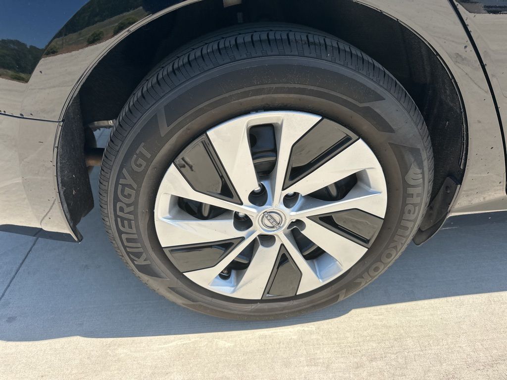 2024 Super Black Clearcoat Nissan Altima 2.5 S FWD Sedan