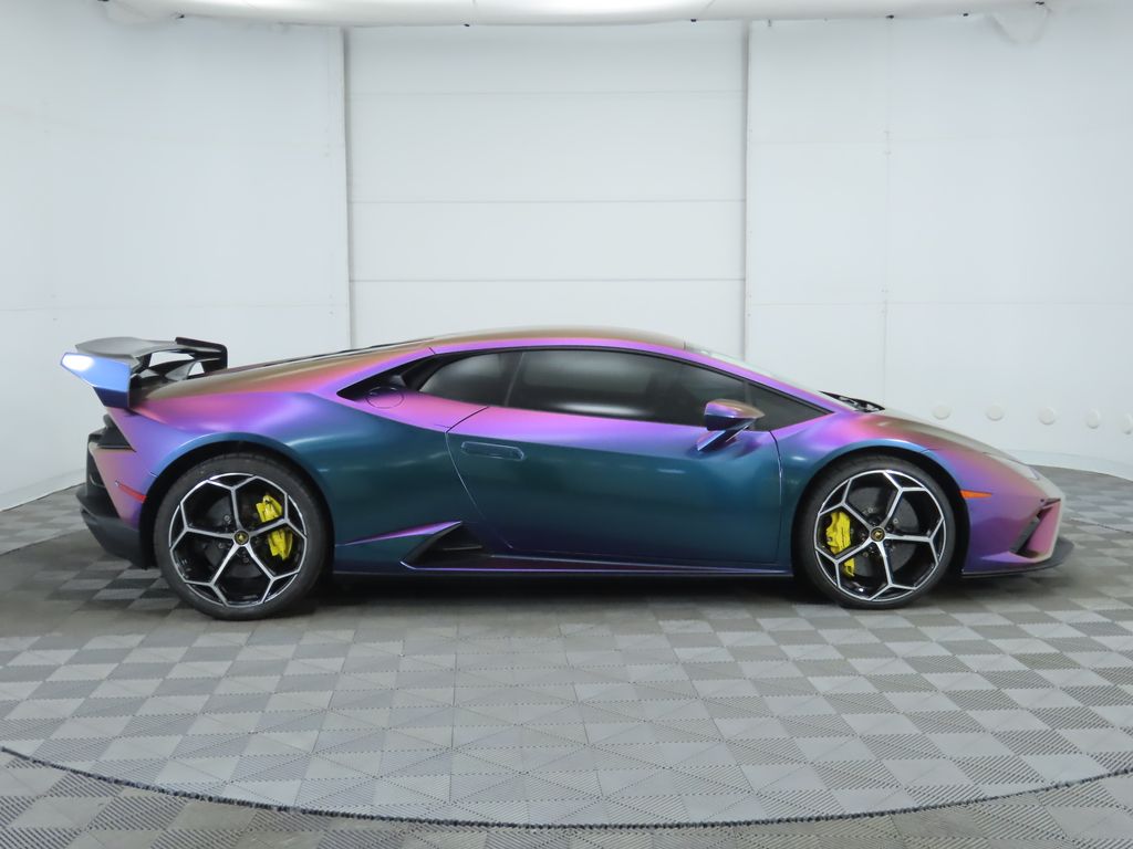 2022 Lamborghini Huracan EVO 4