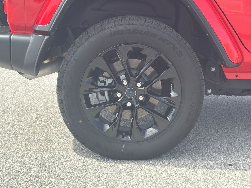 Used 2025 Red Jeep Sahara 4xe image 17