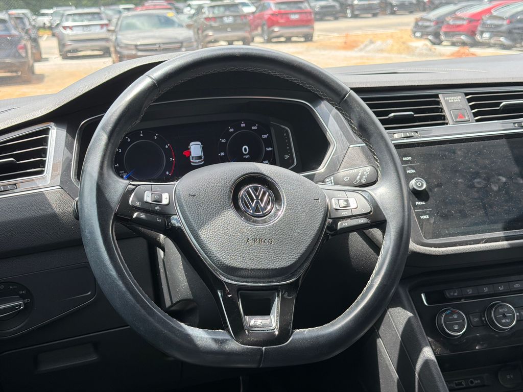 Used 2019 Platinum Gray Metallic Volkswagen 2.0T SEL Premium R-Line image 19