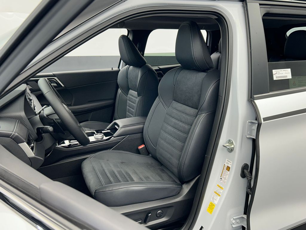 New 2026 White / Black Mitsubishi Trail Edition image 10