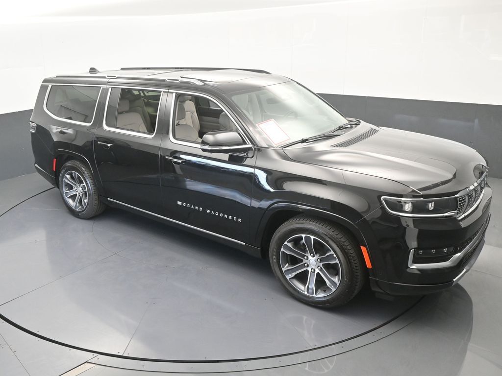 Used 2024 Diamond Black Crystal Pearlcoat Jeep Base image 67