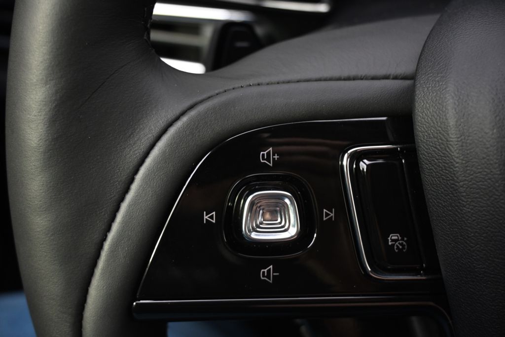 New 2026 Black Lincoln Reserve image 32