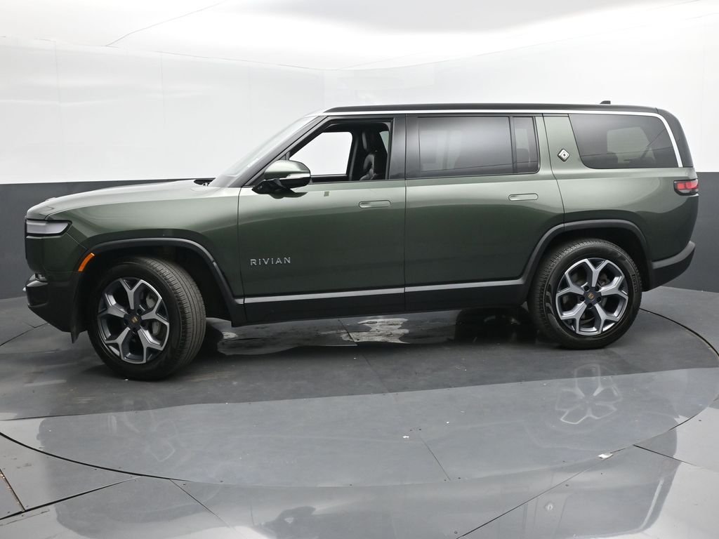 2024 Rivian R1S Adventure
