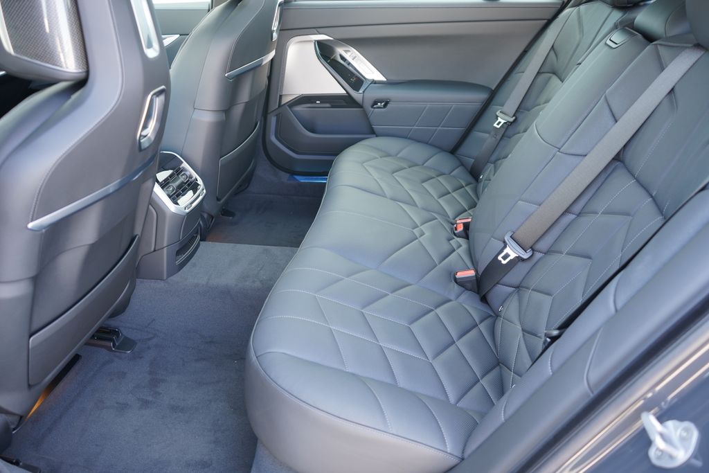 2025 BMW 7 Series 760i xDrive 20