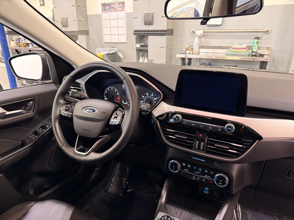 2022 Ford Escape SEL 31