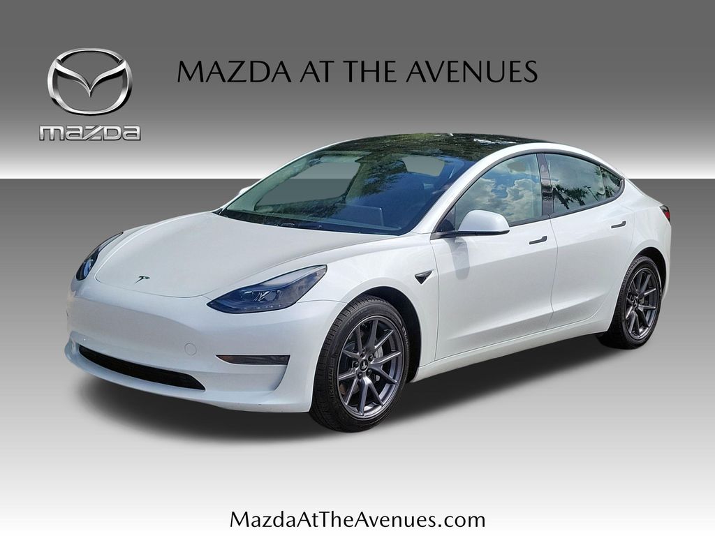 2023 Tesla Model 3 -'s photo