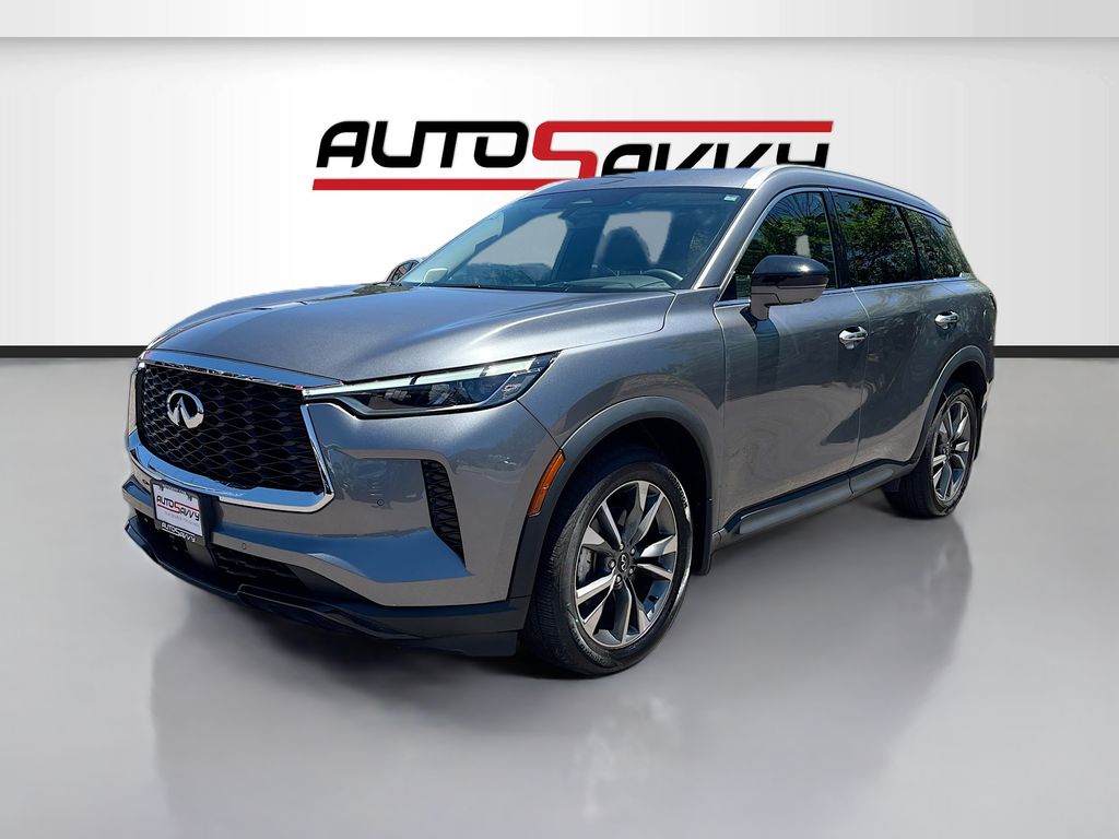 Used 2025 Gray INFINITI LUXE image 3