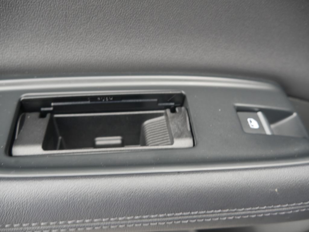 Thumbnail: 2023 Audi Q7 - 24