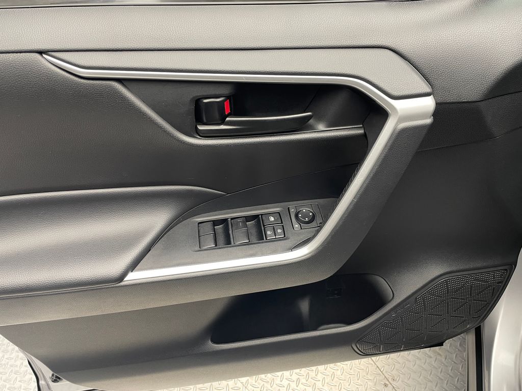 Thumbnail: 2023 Toyota RAV4 - 9