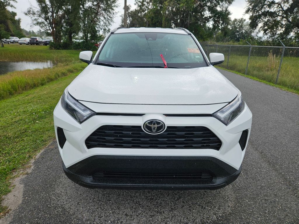 2022 Toyota RAV4 XLE 8