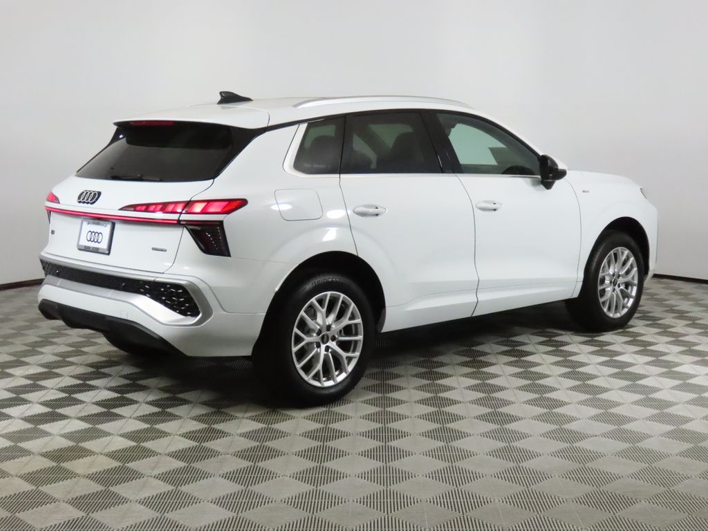 Thumbnail: 2026 Audi Q3 - 5