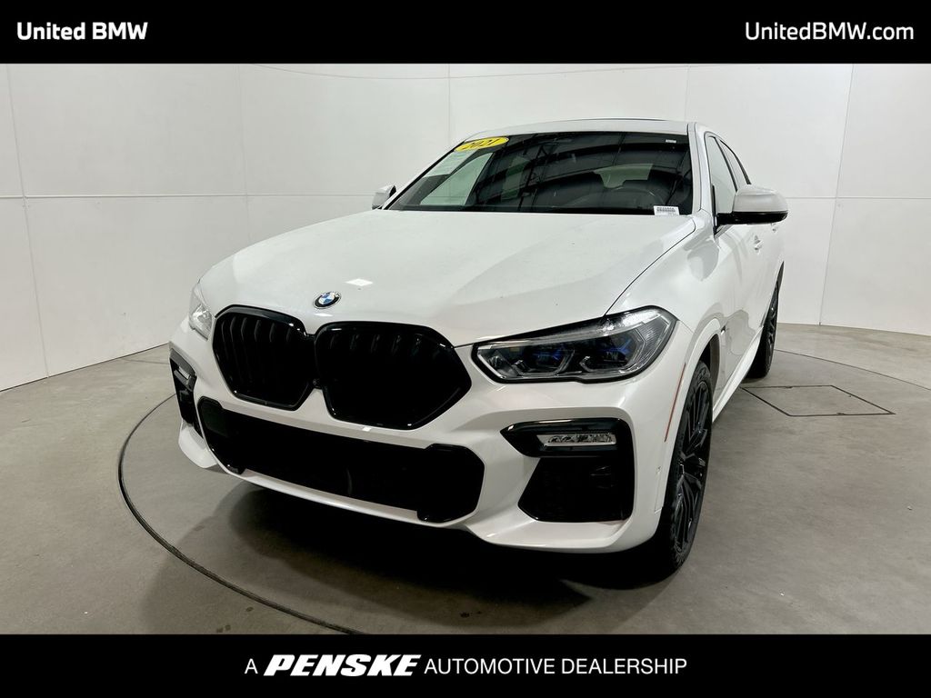 2021 BMW X6 sDrive40i Hero Image