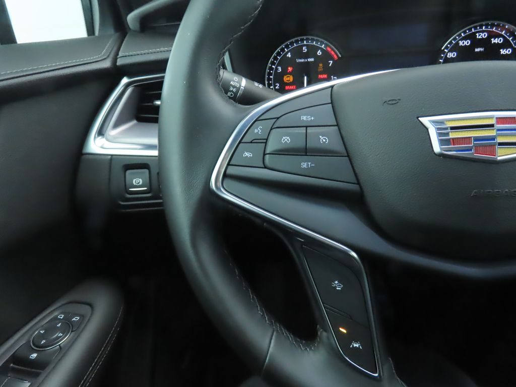 Thumbnail: 2021 Cadillac XT5 - 11