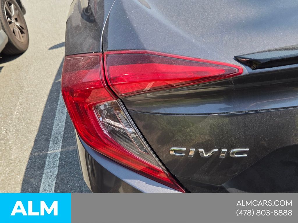 Used 2019  Honda Sport image 11