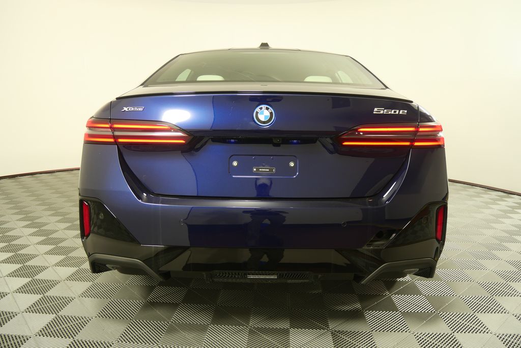 2026 BMW 5 Series  4