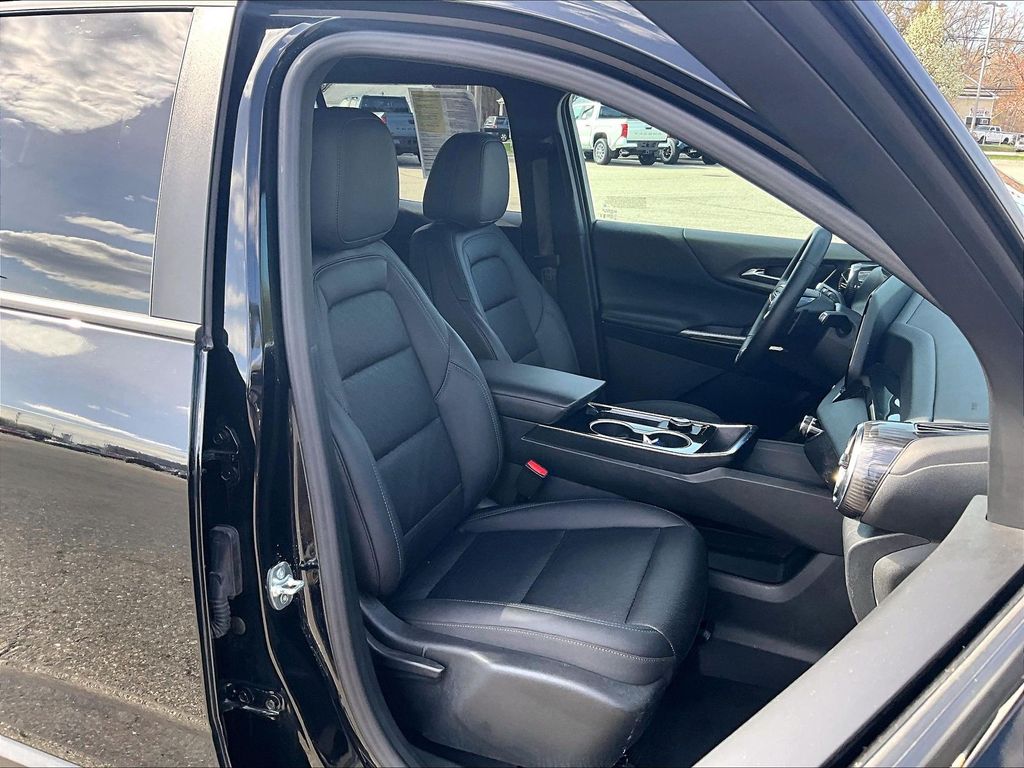 2026 Chevrolet Equinox — photo 11
