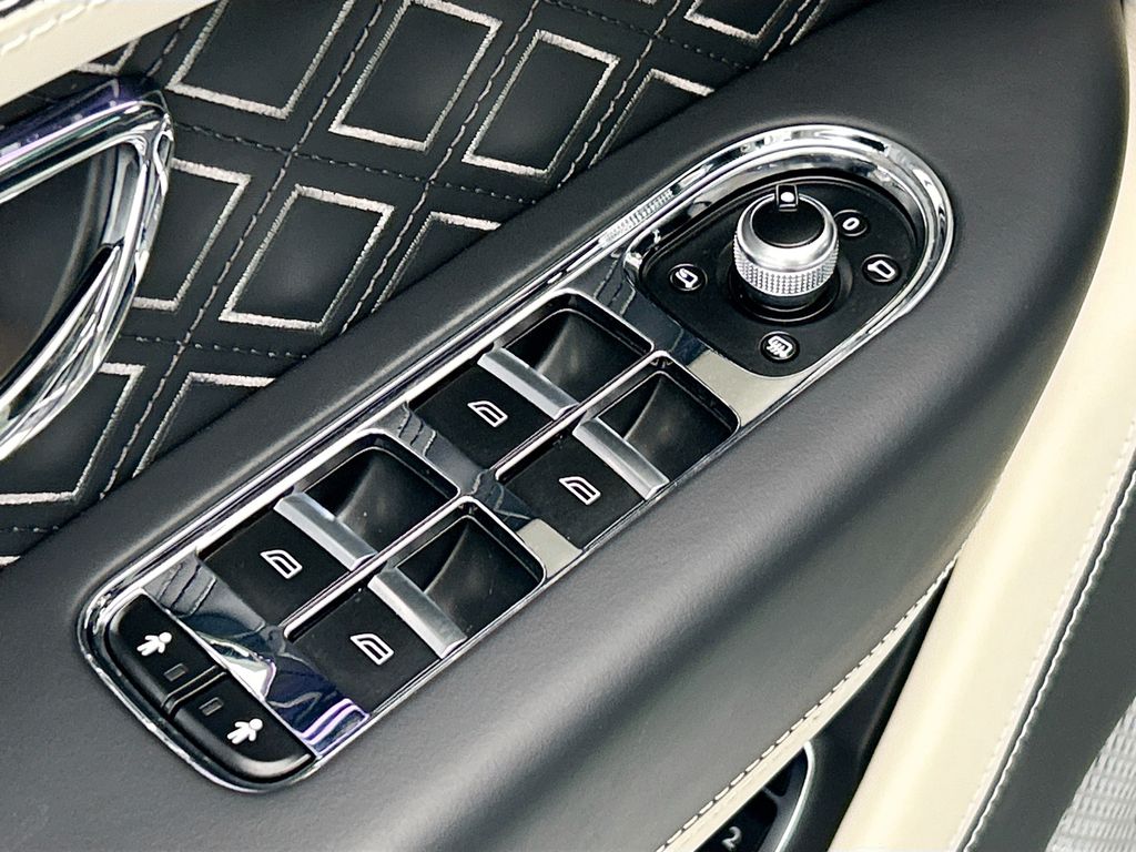 Thumbnail: 2023 Bentley Bentayga - 22