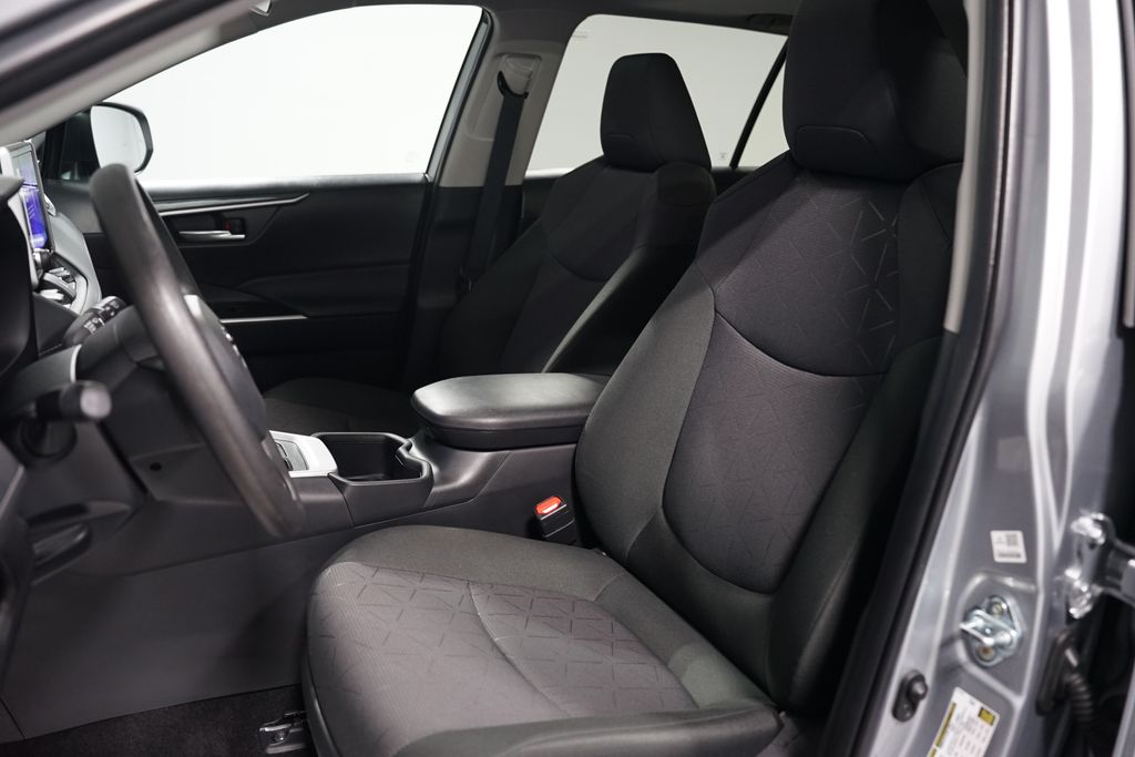 Thumbnail: 2025 Toyota RAV4 - 27