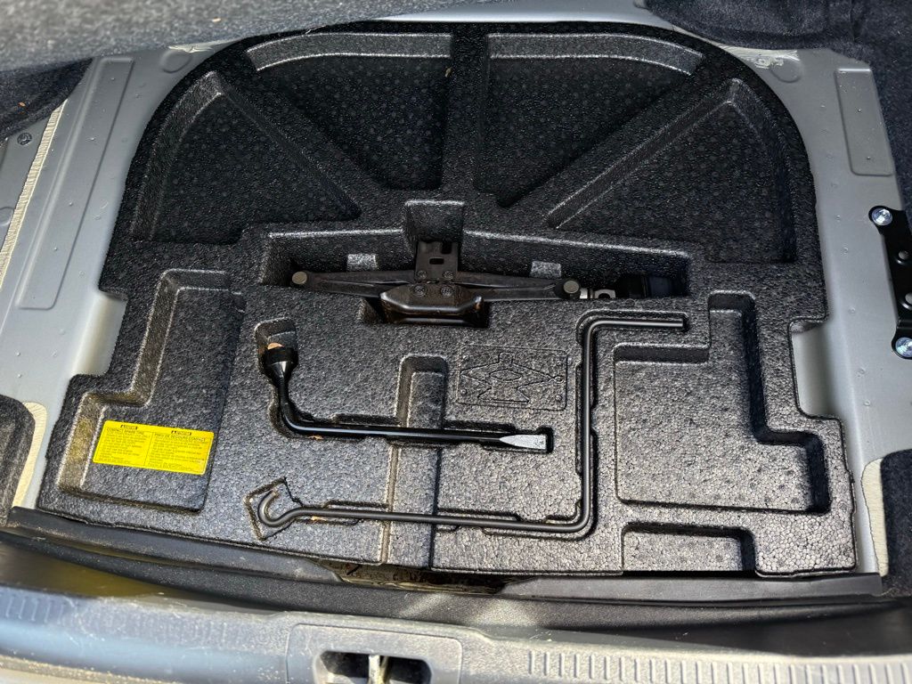 Thumbnail: 2012 Toyota Camry - 27