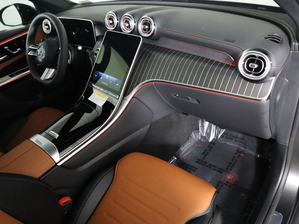 Thumbnail: 2025 Mercedes-Benz GLC - 19