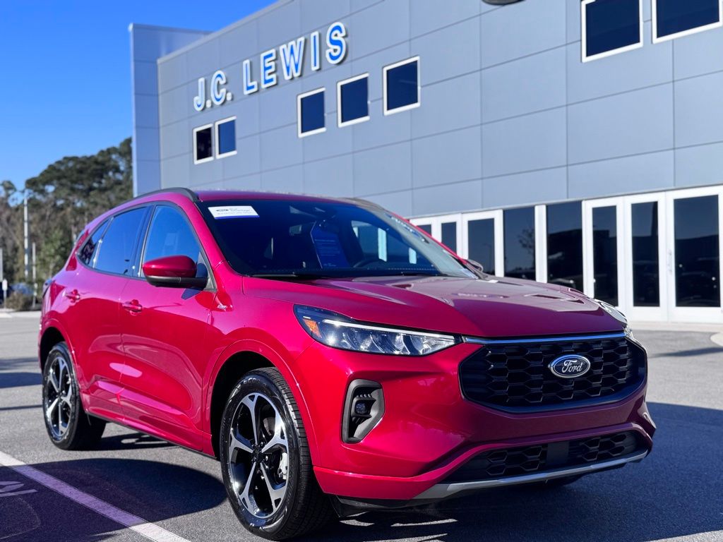 2023 Ford Escape ST-Line Select's photo