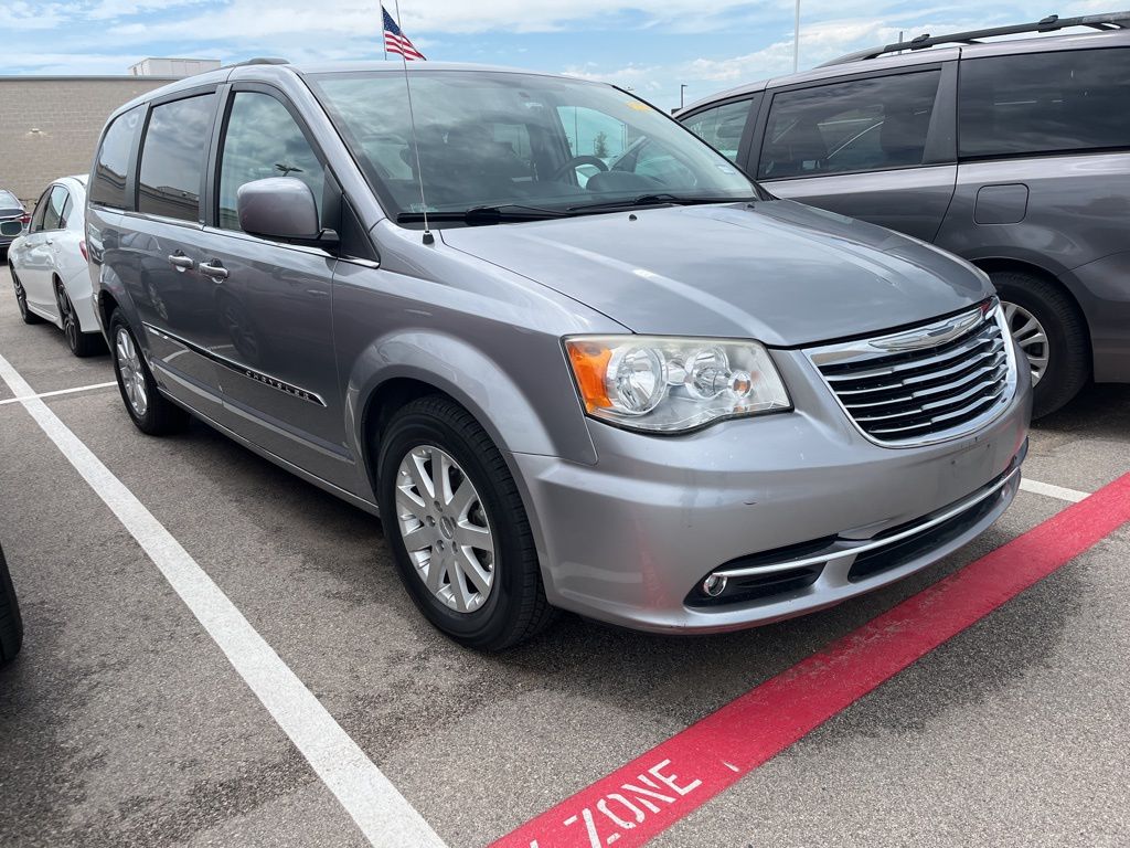 Thumbnail: 2013 Chrysler Town & Country - 2
