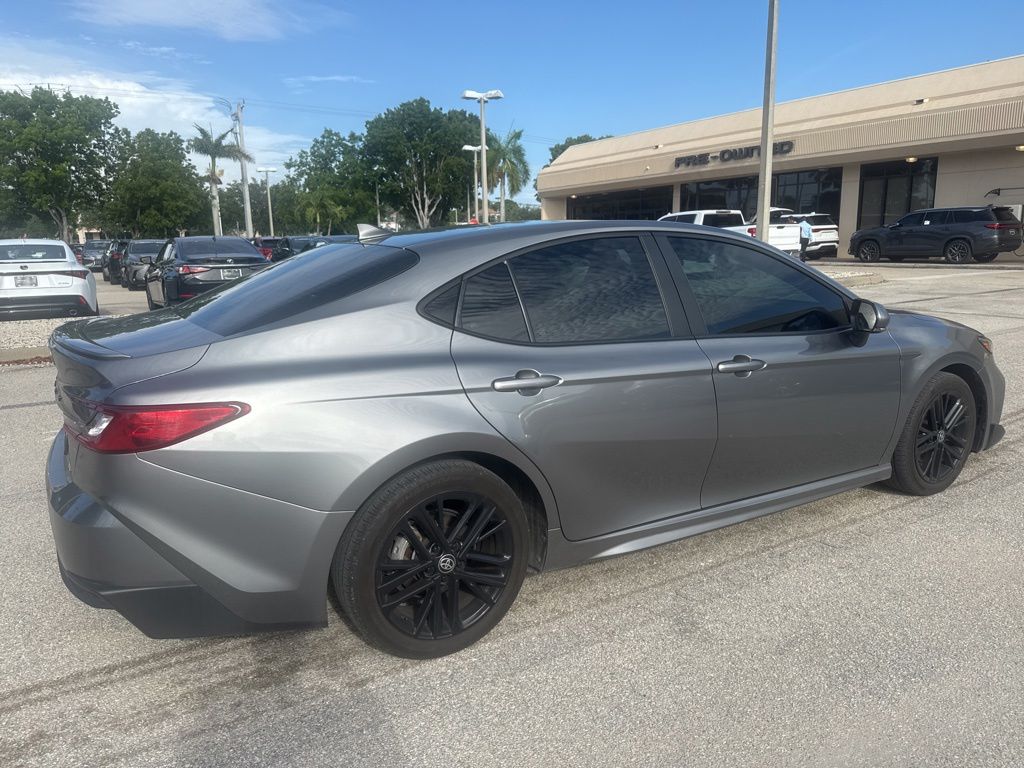 Used 2025  Toyota SE image 7
