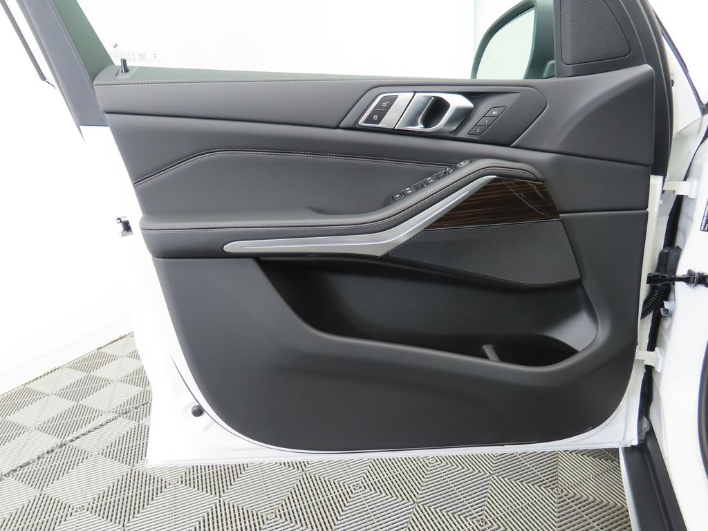 Thumbnail: 2026 BMW X5 - 23