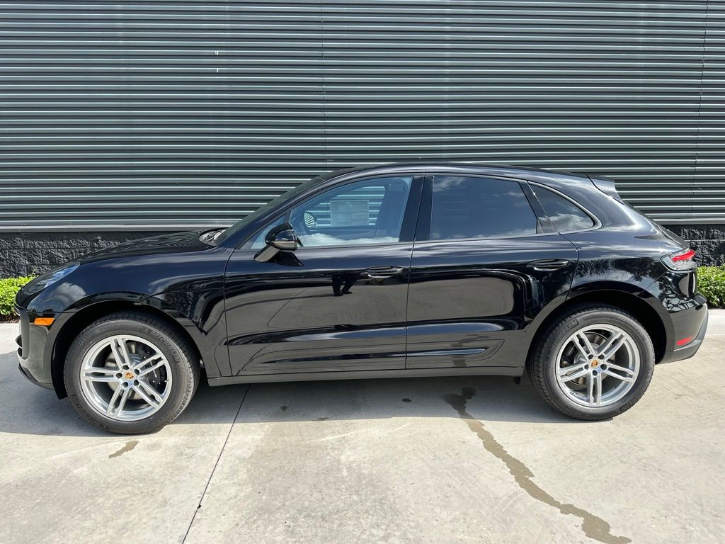 Thumbnail: 2025 Porsche Macan - 2