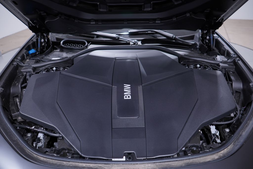 Thumbnail: 2025 BMW i7 - 19