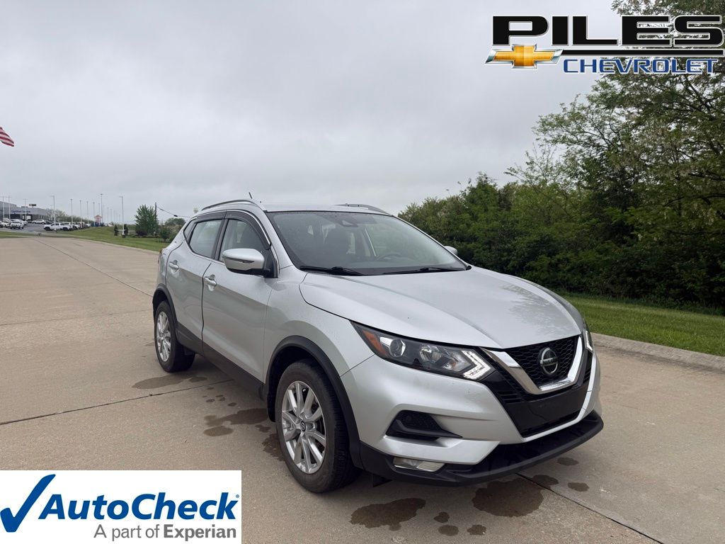 Brilliant Silver Metallic 2022 Nissan Rogue Sport SUV / Crossover Front-Wheel Drive Continuously Variable Transmission